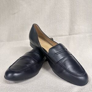 Black Leather Penny loafers size 8 Naturalalizer